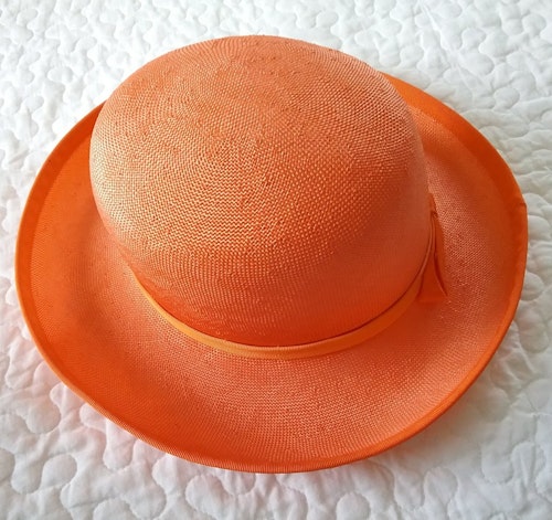 Vintage retro hatt damhatt sommarhatt orange syntet liten