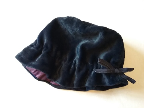 Vintage retro hatt damhatt blå sammet med lila foder, resårband, mjuk hatt