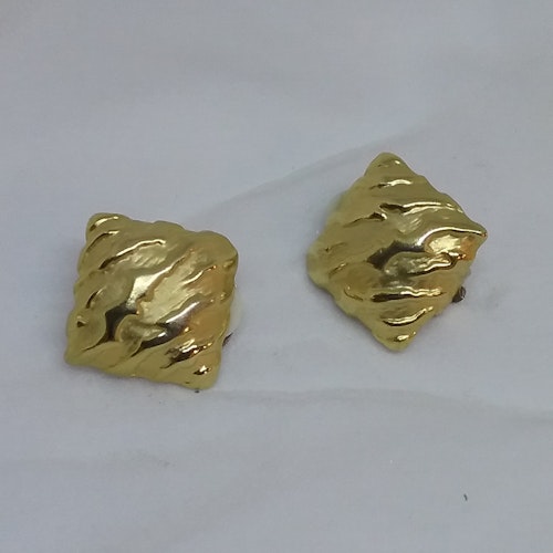 Vintage retro örhängen clips kvadratiska guldfärgade med struktur metall