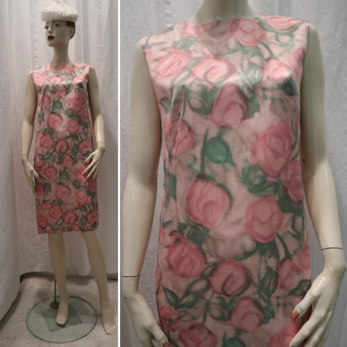 Vintage retro rosa fodralklänning med rosenmönster 60-tal