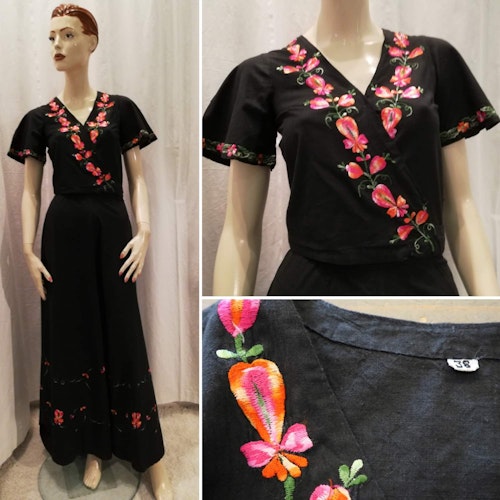 Vintage retro dress omlott-top och vid lång-kjol svart broderad blombård 60-tal
