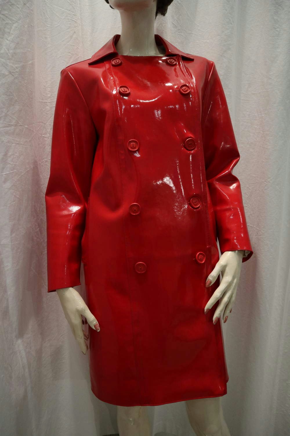 Vintage retro röd regnkappa lack-kappa dubbelknäppt 70-tal - Vintage Corner  Österlen