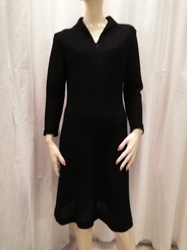 Vintage retro svart klänning stickat syntetmaterial 6070-tal