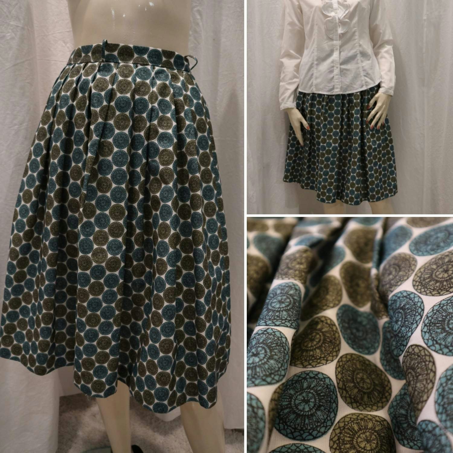 Retro (?) kort veckad kjol teal grön vit mönstrad veckad - Vintage Corner  Österlen