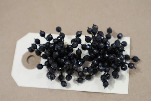 Vintage retro örhängen clips plast svarta spretiga pärlor 60-tal