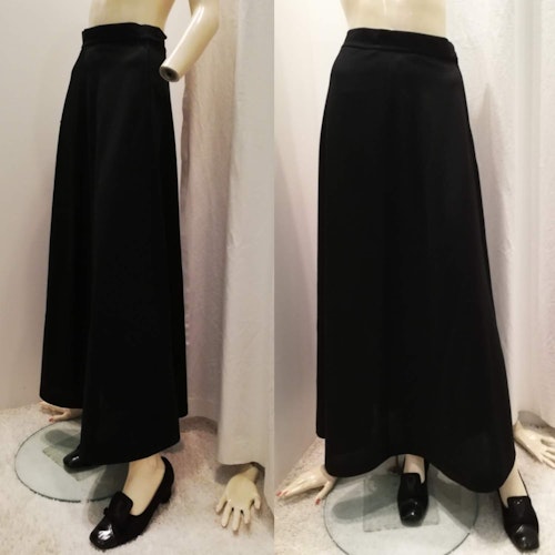 Vintage retro svart lång klockad kjol i syntet Bröderna Magnussons