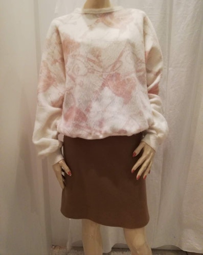 Retro tröja jumper vit med rosa och aprikos mönster luddig mjuk vid 80-tal