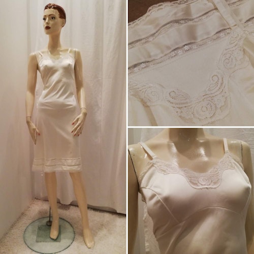 Vintage retro vit underklänning nylon spets bysten och nederkant 506070-tal
