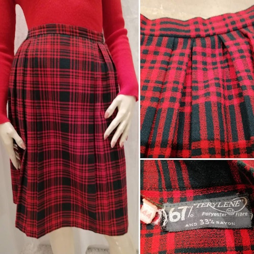 Vintage retro kjol grön och röd-rutig veckad vid 5060-tal