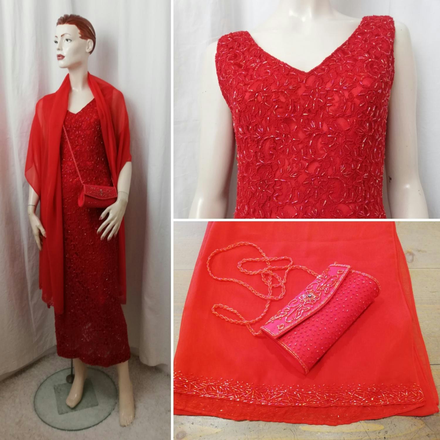Röd smal långklänning aftonklänning spets pärlbroderier sjal och handväska  till - Vintage Corner Österlen
