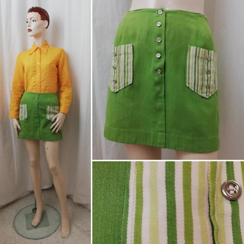 Vintage Retro vårgrön kortkort kjol med fickor och silverknappar 60-tal