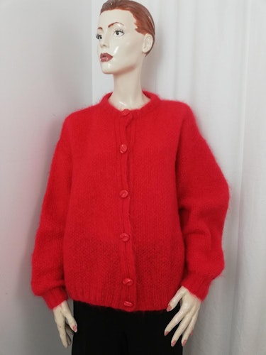 Retro 80-talets hemstickade mohair-tröja röd vid kortare knappar fram