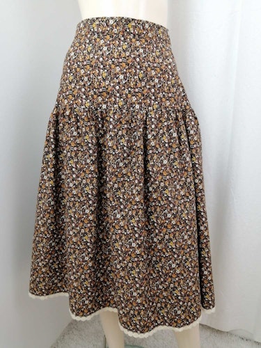Vintage Retro småblommig kjol höstfärger avskurne på höften spets nertill