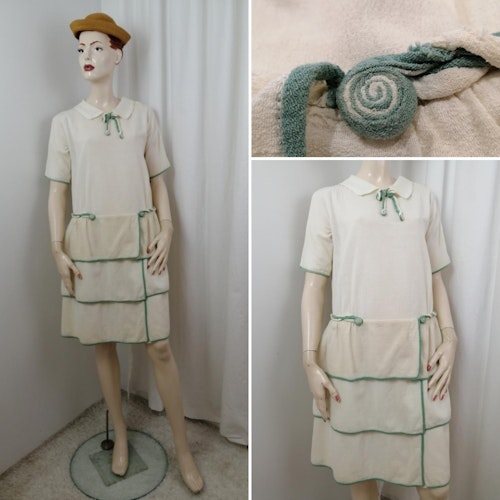 Vintage antik klänning 20-tal ljus gröna detaljer avskuren midjan volanger