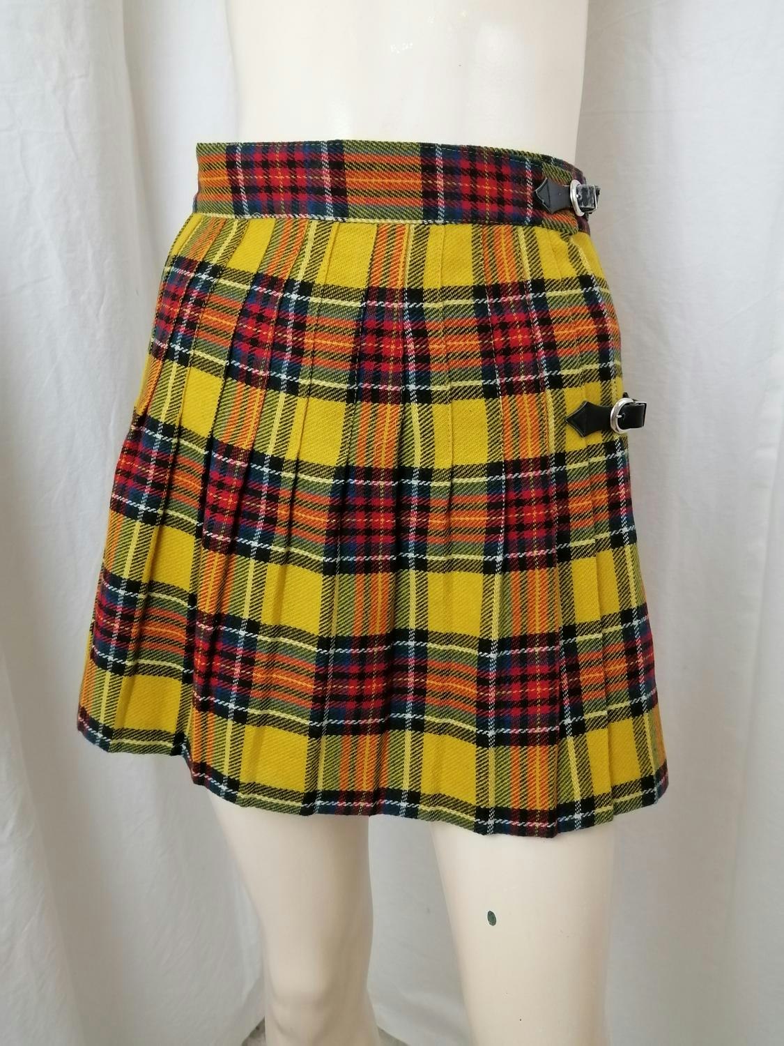 Vintage Retro gulrutig skotskrutig kjol med veck spännen kortkort 60-tal -  Vintage Corner Österlen