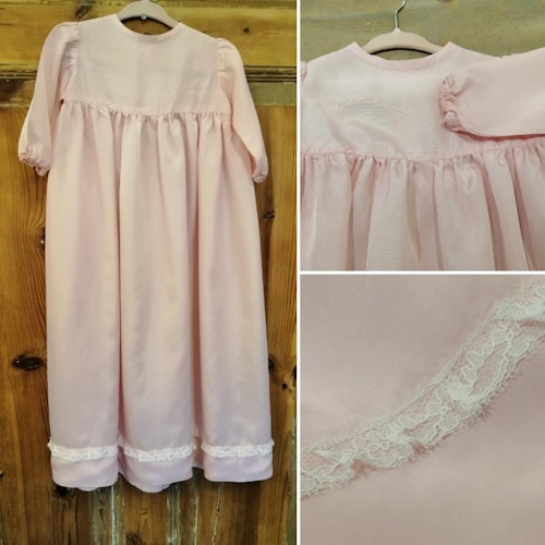 Vintage Retro dopklänning rosa nylon spets nertill resår ärmen