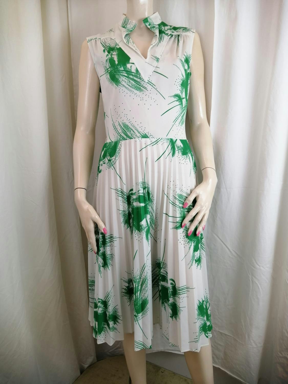 Vintage Retro syntetklänning ärmlös vit grön mönstrad plisserad kjol -  Vintage Corner Österlen