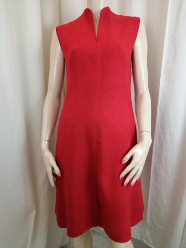 Vintage Retro röd figursydd klänning ärmlös sprund i halsen fodrad