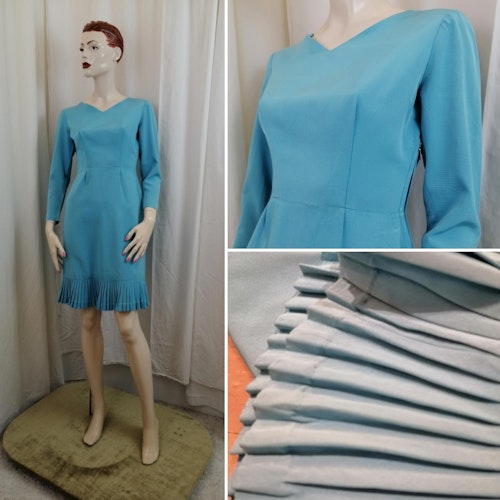 Vintage Retro turkosblå finklänning veckad volang halvlång ärm v-ringad