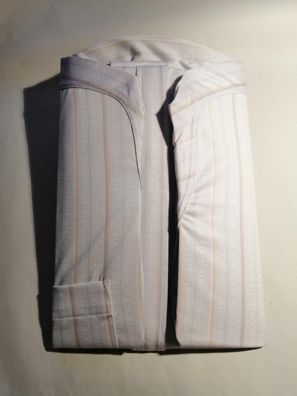 Vintage skjorta Lapidus nylon ljusgrå med diskret rand i ljusorange 6070-tal