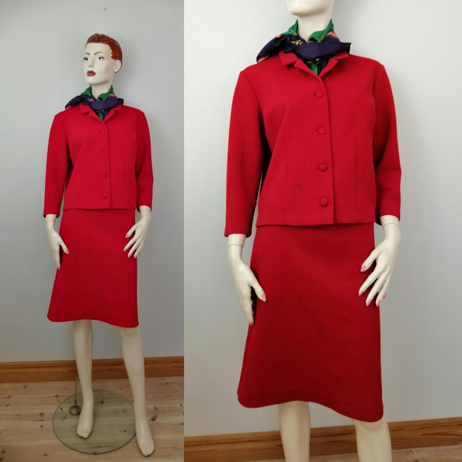 Vintage röd dräkt i crimplene kort kjol och dräktjacka 60-tal - Vintage  Corner Österlen