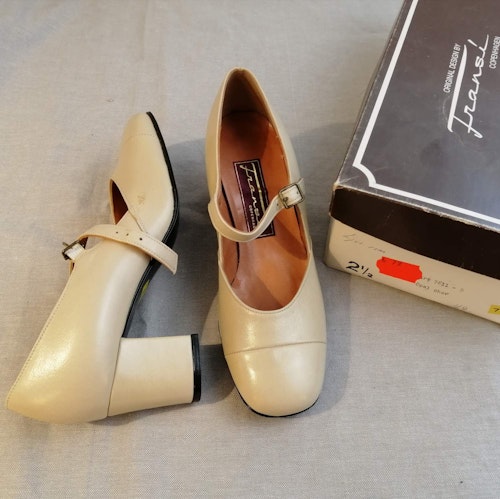 Vintage Fransi elegant beige sko vristrem bred klack stl 5 ca 38