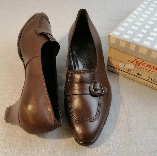 Vintage Lejonsko brun smal sko plös med spänne sidan stl 6,5 ca 40