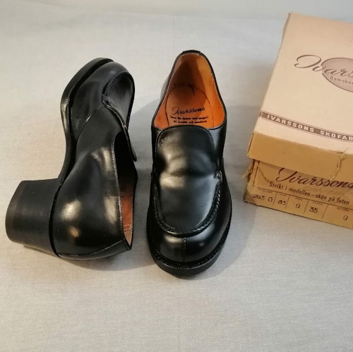 Vintage Ivarssons stadig svart sko hög fram med plös stl 3 ca 35