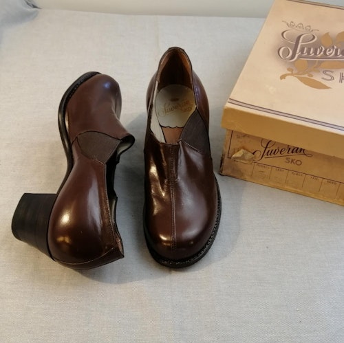 Vintage Suverän Sko brun sko med resår sidorna halvhög klack stl 4 ca 37