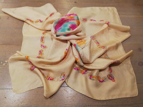 Vintage retro scarf scarves sjal ljusbeige med fjärilar i pasteller lila orange