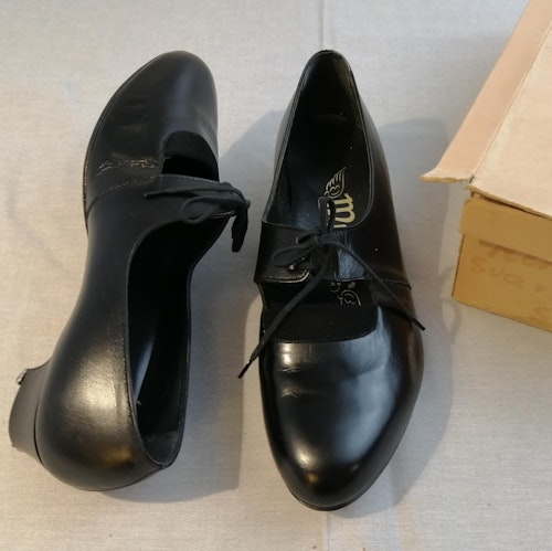 Vintage Merkur svart sko mocka och snörning fram stl 8 ca 43