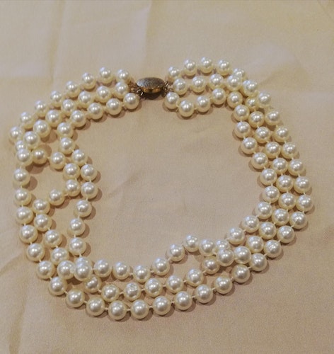 Vintage retro bijouteri halsband 3-radigt pärlhalsband ganska stora pärlor