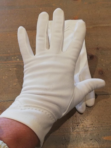 Vintage retro vita handskar med fin dekoration vid handleden, stl ca 8
