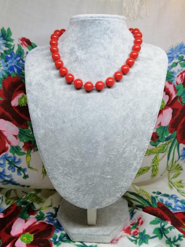 Retro bijouteri smycke halsband röda plastpärlor 80-tal