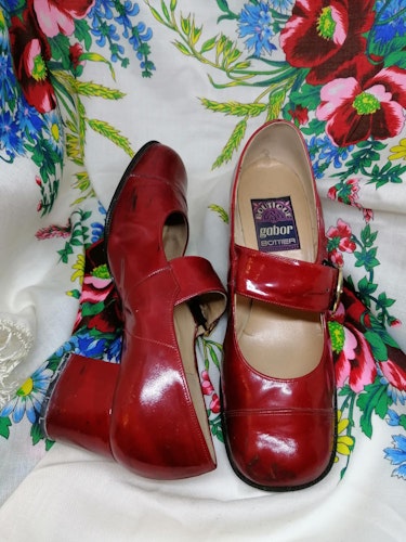 Vintage retro damskor röd lackskor med slejf över foten Gabor stl 38 ca