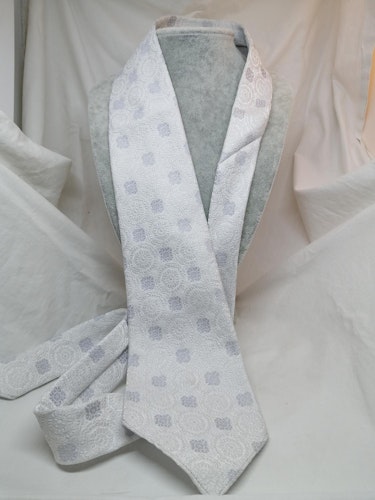 Retro slips vit med vitt silvergrått mönster Monsieur falk by Mercur