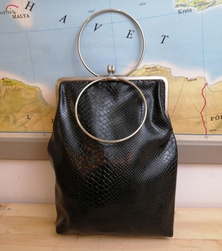 Vintage retro svart krokodilmönstrad kasse väska rund handtag metall