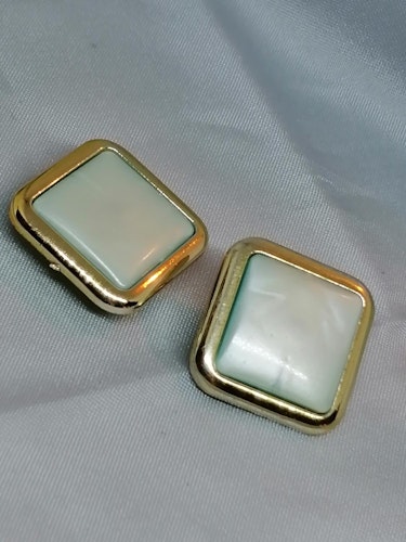 Retro bijouteri smycke örhänge clips fyrkantiga ljusblå pärlemor guldf kant