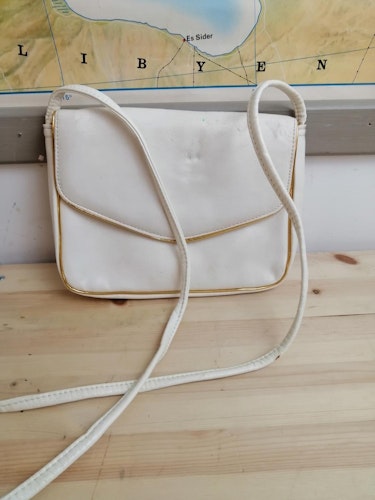 Vintage retro handväska sommar vit med guldfärgade kanter