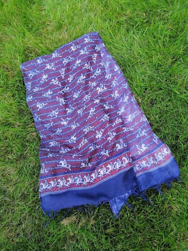 Vintage sjal unisex blå röd med polohästar avlång fransar