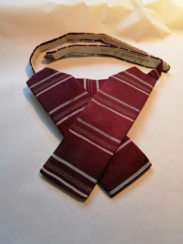 Vintage kravatt typ vinröd pasteller stel med kartongbaksida justerbar