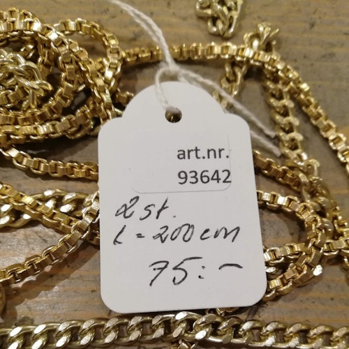 Halsband guldfärgade kedjor 2 st grövre helt oäkta långa