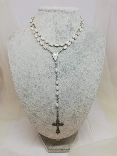 Vintage retro halsband och hänge silverf. vita stenar Jesus på korset och Maria