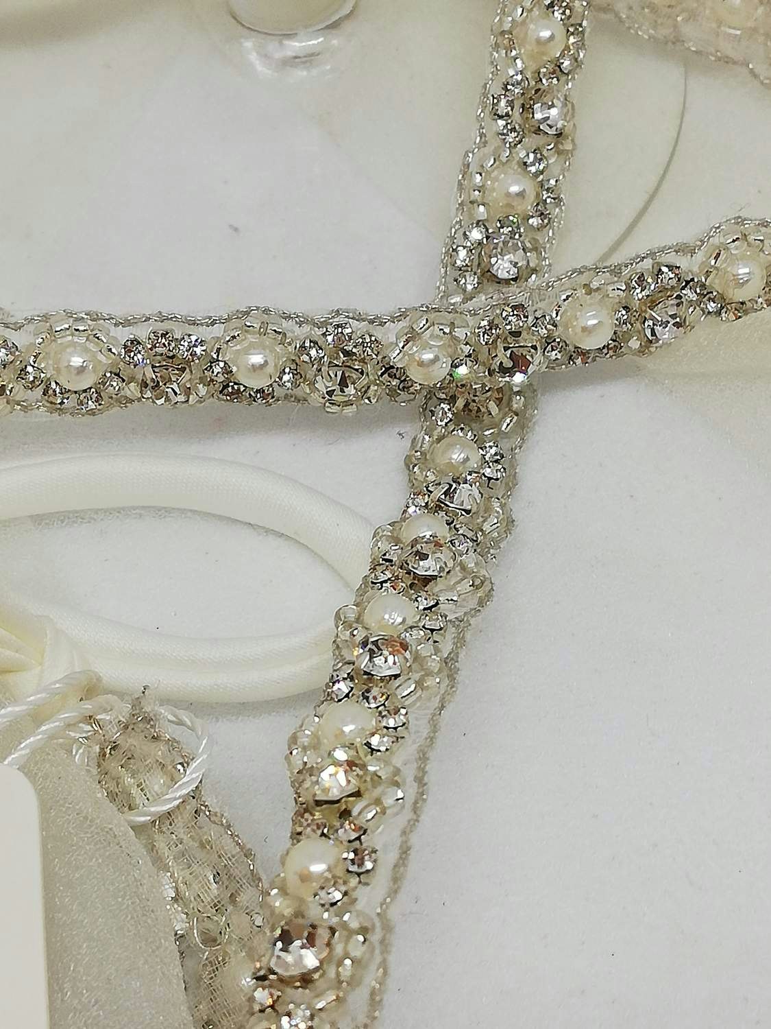 Skärp midjeband till brudklänningen vitt strass pärlor i mönster Poirier  Ivory - Vintage Corner Österlen