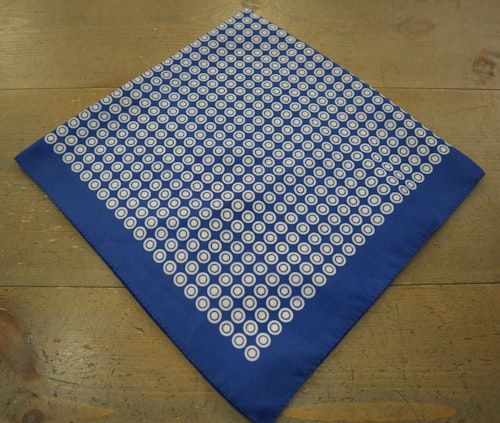 Retro scarf scarves sjal mellanblå vita ringar prickar kvadratisk