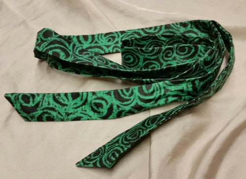 Skärp bälte retro grönsvart tygskärp att knyta eller smalare slips
