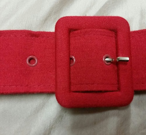 Skärp bälte retro tygklätt rött skärp med rött spänne också i tyg 506070-tal