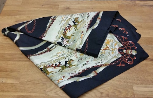 Retro vintage scarf scarves sjal med hästmotiv svart beige vinrött polyester