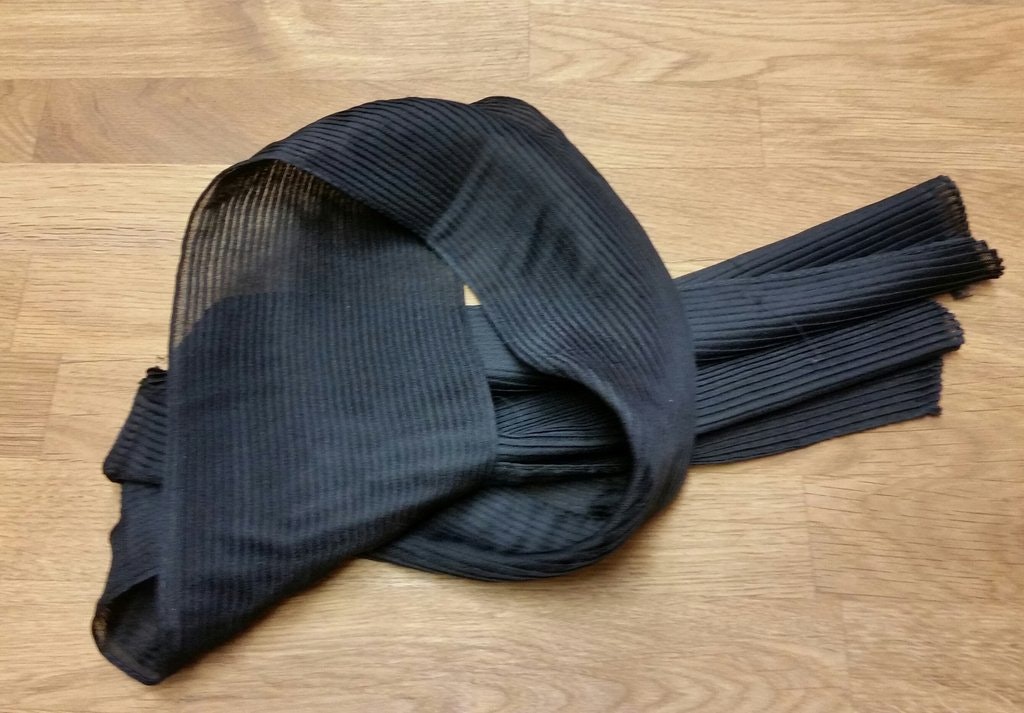 Retro scarf scarves sjal avlång smal svart plisserad - Vintage Corner  Österlen