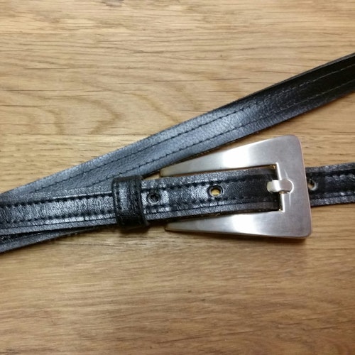 Retro skärp bälte svart smalt med fint spänne metallfärgat